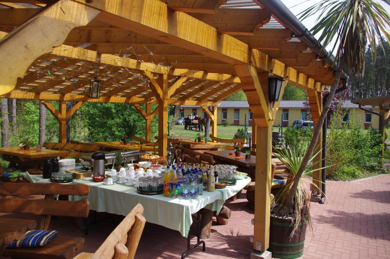 Gruppenbungalow-Waldhaus-Am Ferienpark Mirow Extérieur photo